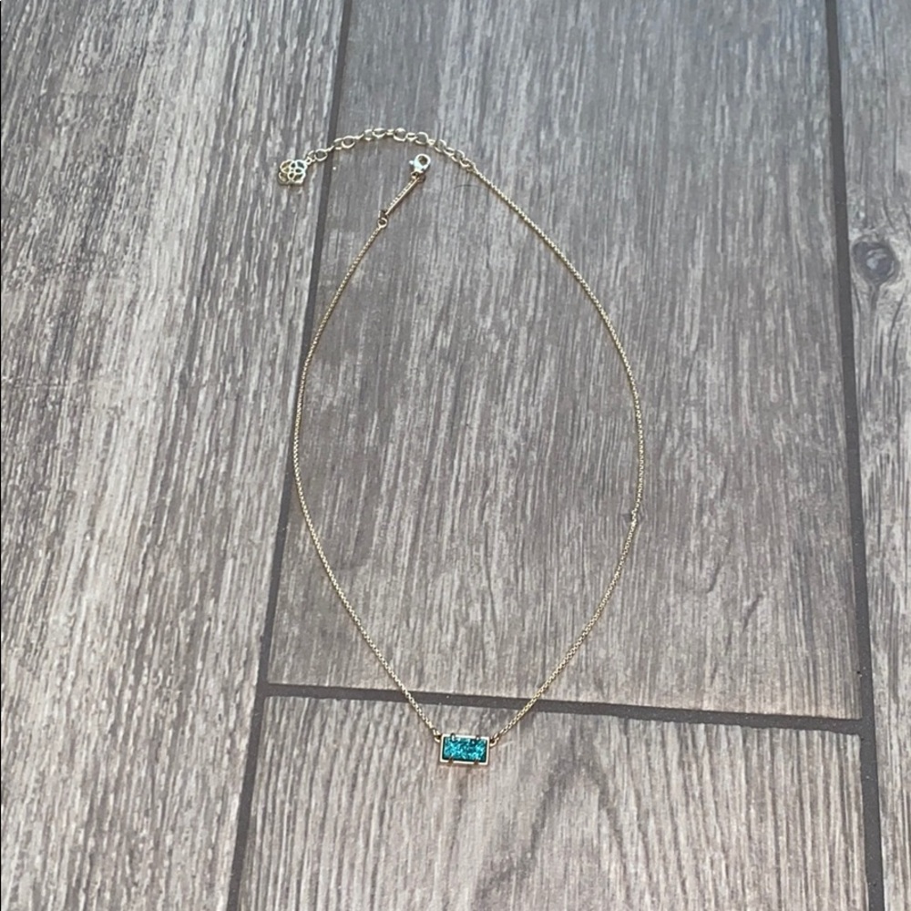 Kendra Scott necklace